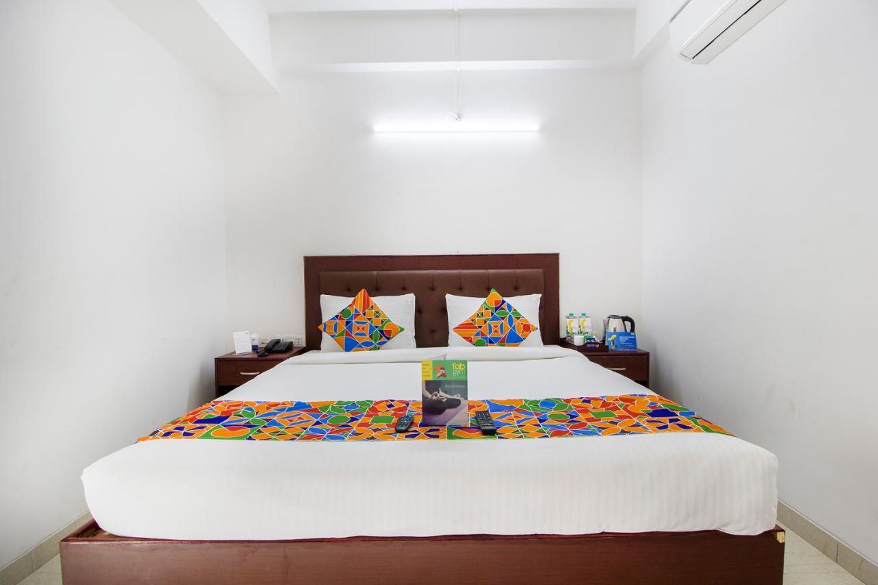 Fabhotel Limestone Suites - 750M From Yashoda Hospitals, Somajiguda Hyderabad Exterior photo